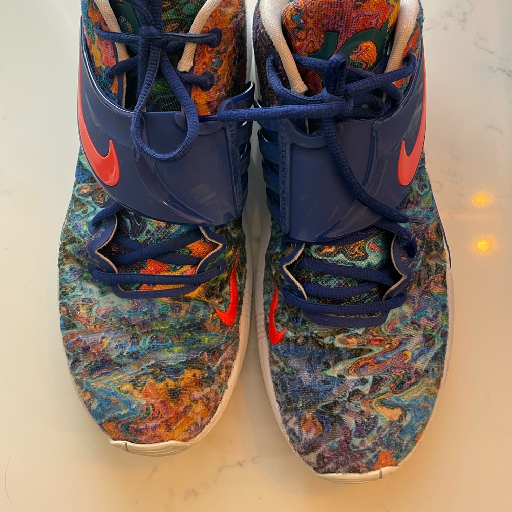 Nike KD14, EUC, full tread, size 11.5 men’s basketball shoes.